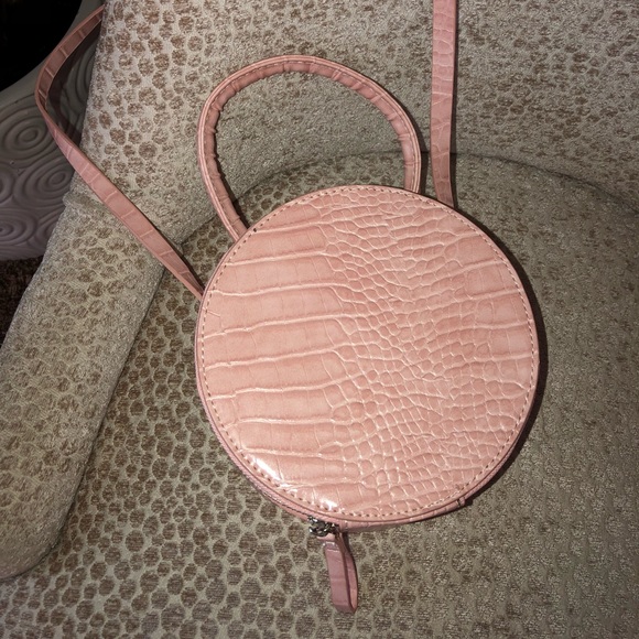 ‼️ SALE Grab Handle Round Croc Cross Body Bag 💅🏽 - Picture 2 of 6